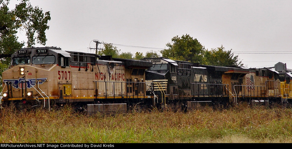 UP 5707, NS 4302, UP 7627